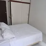 Quarto E Sala A Uma Quadra Da Praia Copacabana Posto 02