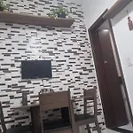 Quarto E Sala A Uma Quadra Da Praia Copacabana Posto 02